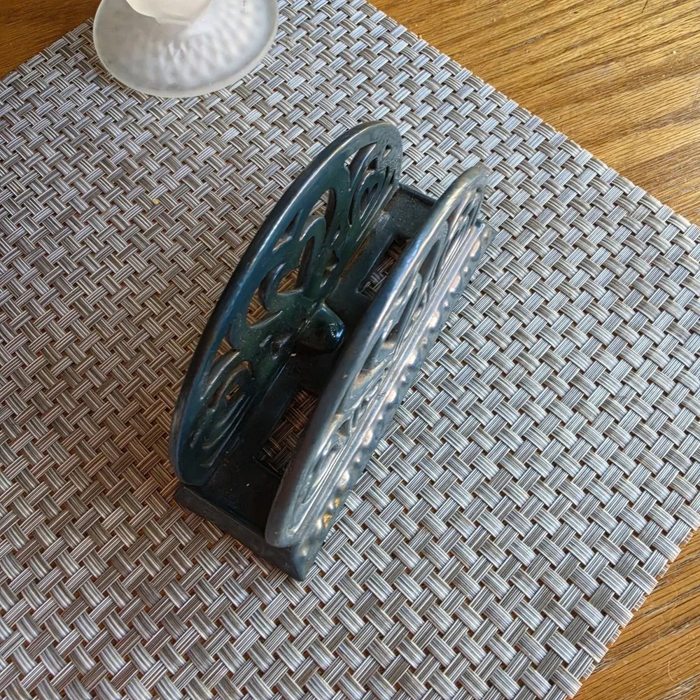 VTG Green Cast Iron Enamel Heart Napkin Holder Ornate Metal Kitchen Table Decor
